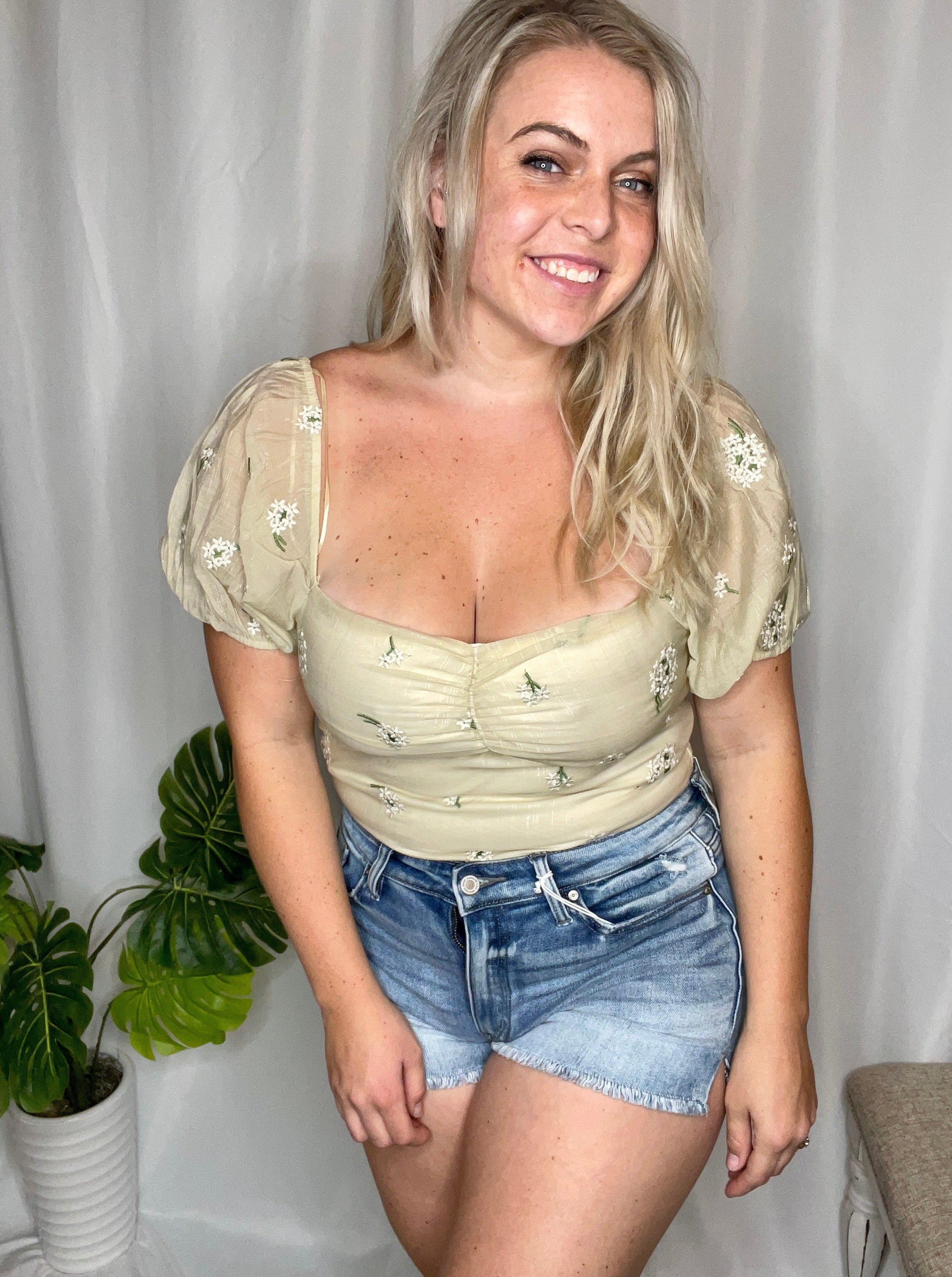 Flower Child puff sleeve bodysuit, beige