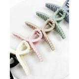 Isla Embossed Loop Jumbo Claw Clip