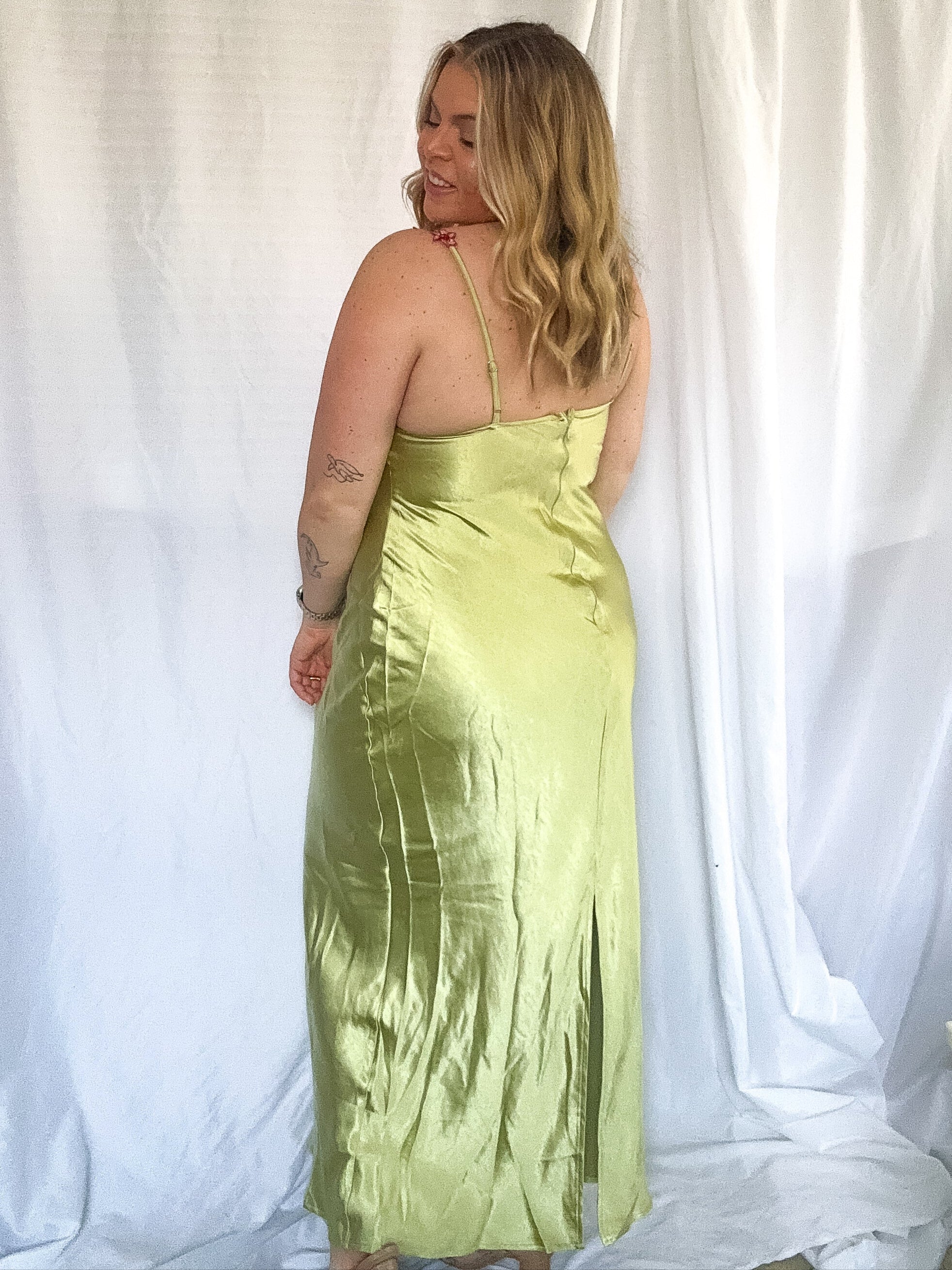 Amara flower detailed maxi dress, green