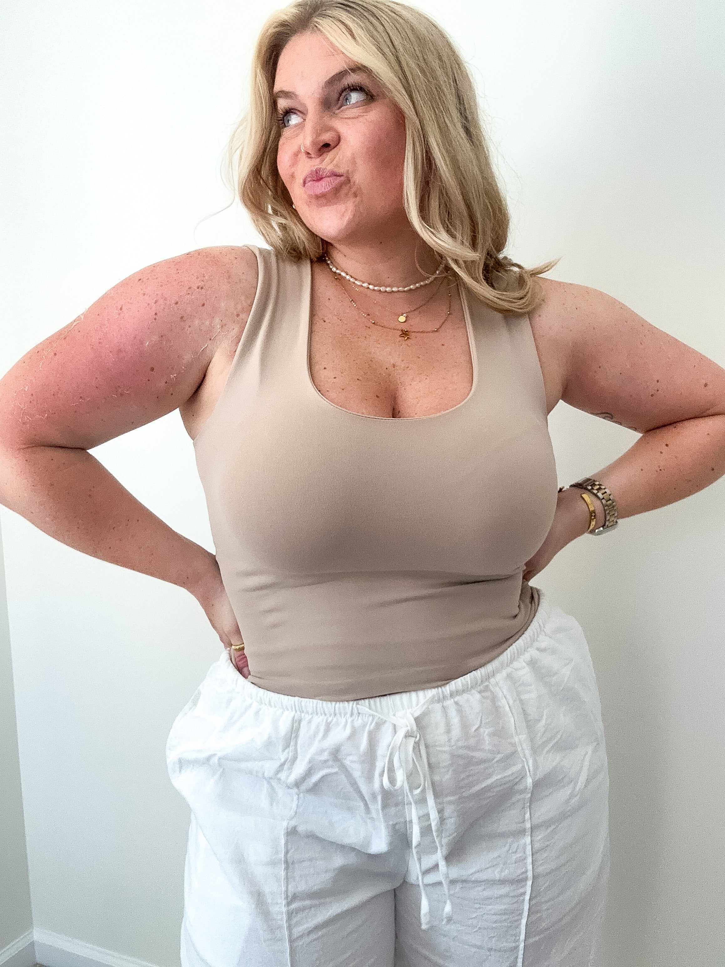 Bare Minimum Seamless Tank, light taupe