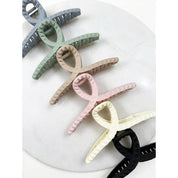 Isla Embossed Loop Jumbo Claw Clip