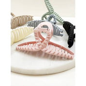Isla Embossed Loop Jumbo Claw Clip